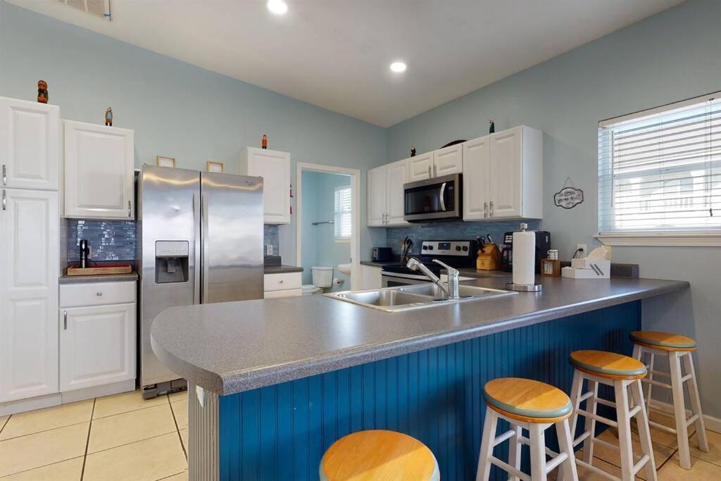 Eye-Catching Property W/ Picturesque Coastal Views Gulf Shores Eksteriør billede