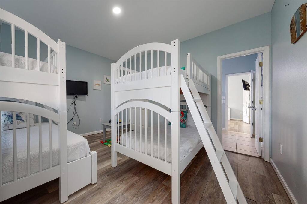 Eye-Catching Property W/ Picturesque Coastal Views Gulf Shores Eksteriør billede